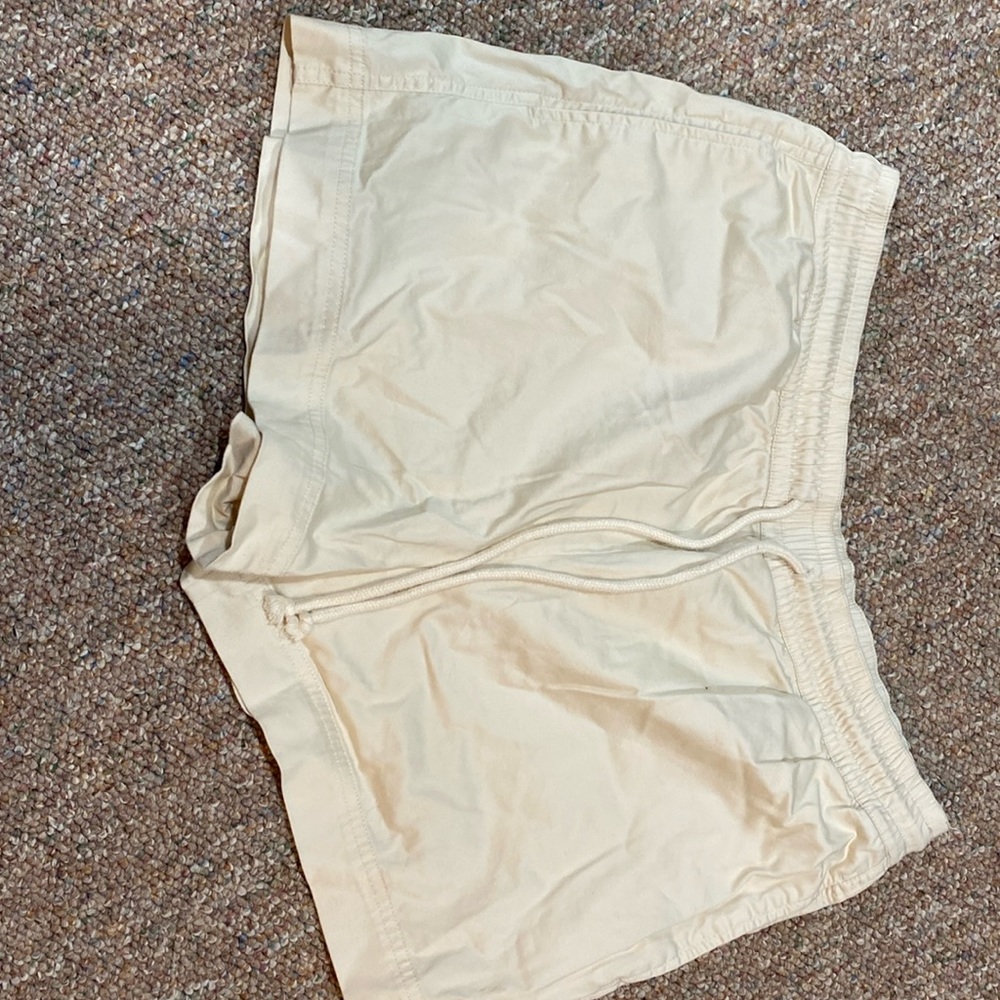 Ladies Lou & Grey shorts. Elastic waist with tie. Two back pockets. Lightly worn